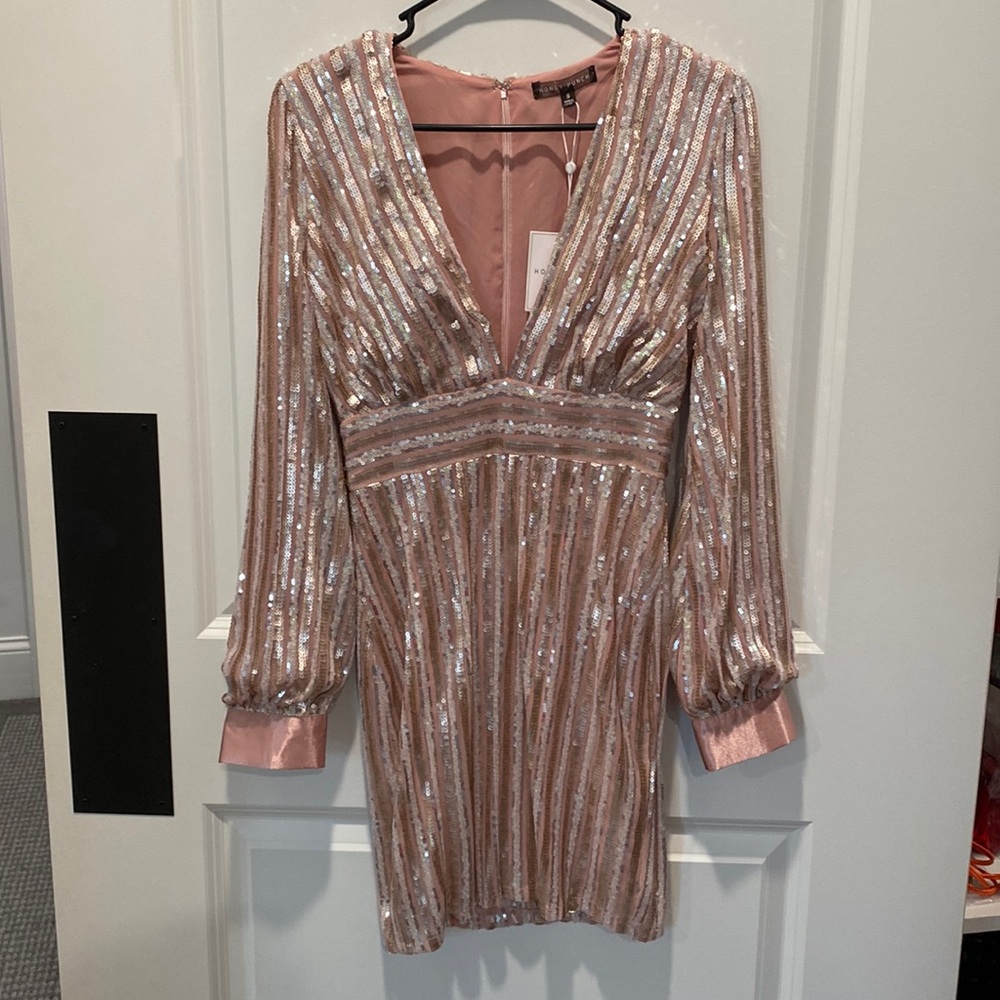 Beautiful party dress, never worn with tags